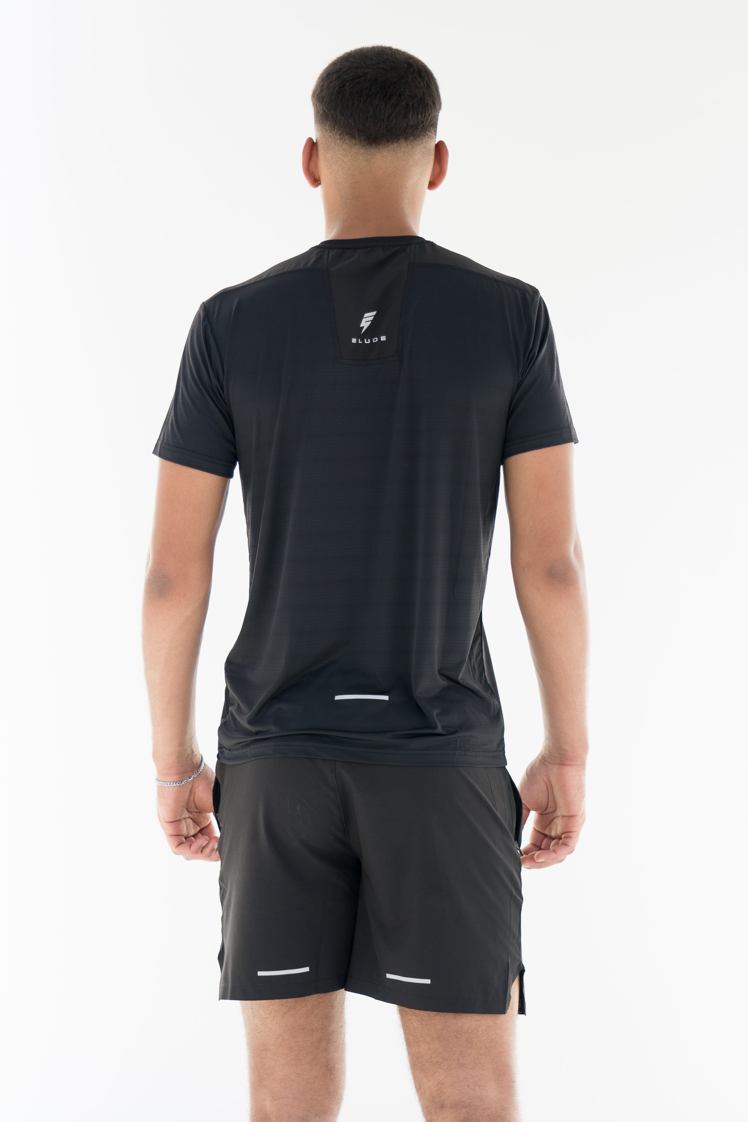 VENT TEE - BLACK