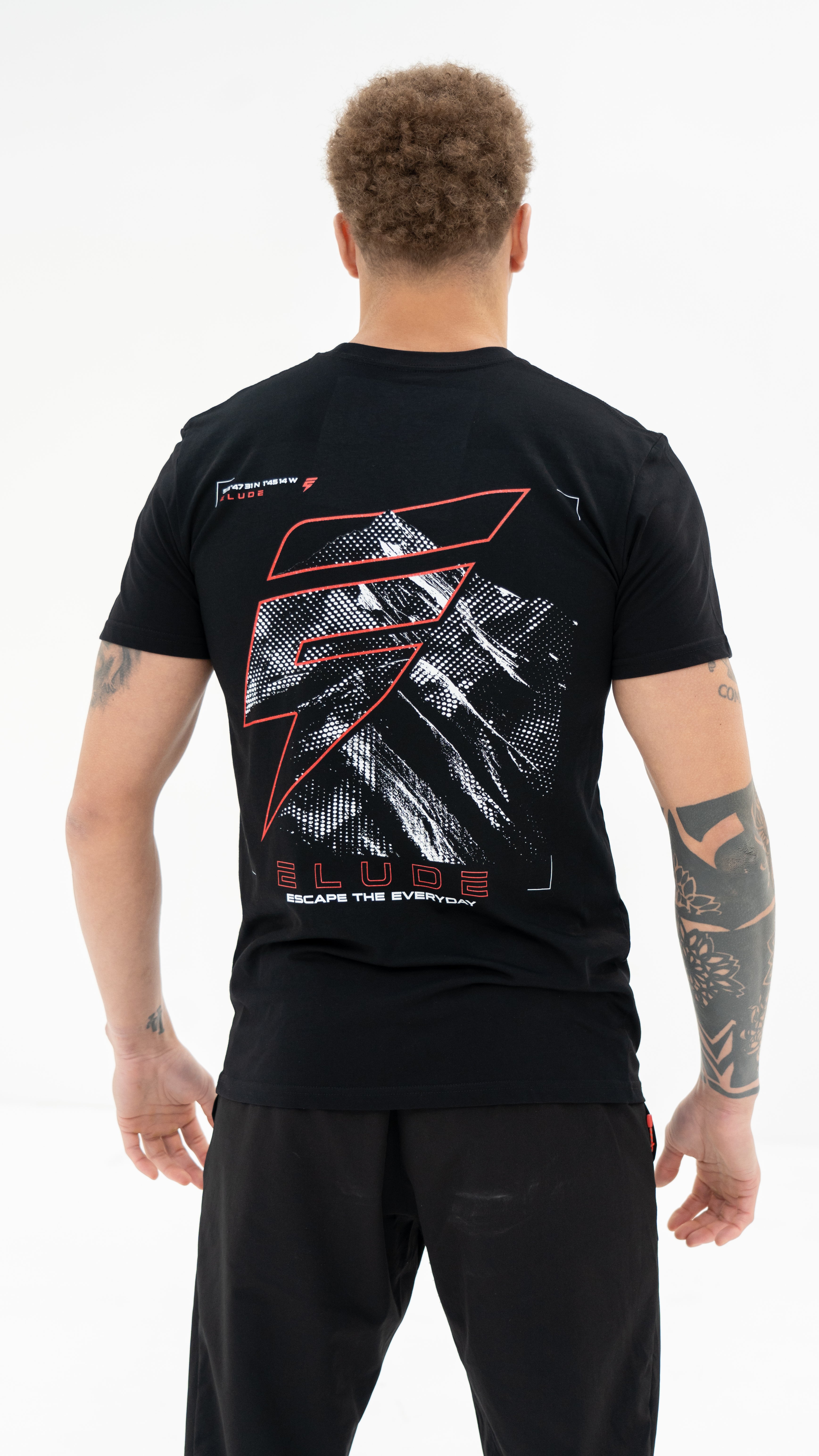 MTN TEE - BLACK/RED