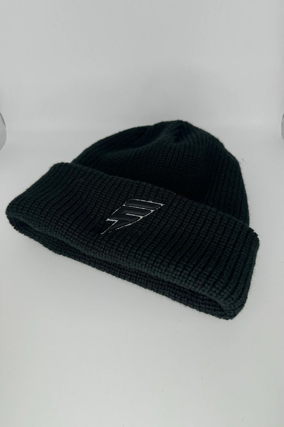 ELUDE Beanie - Black